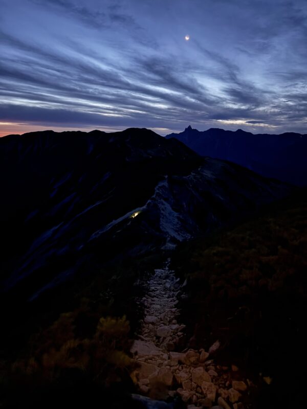 暗い時間帯からの下山