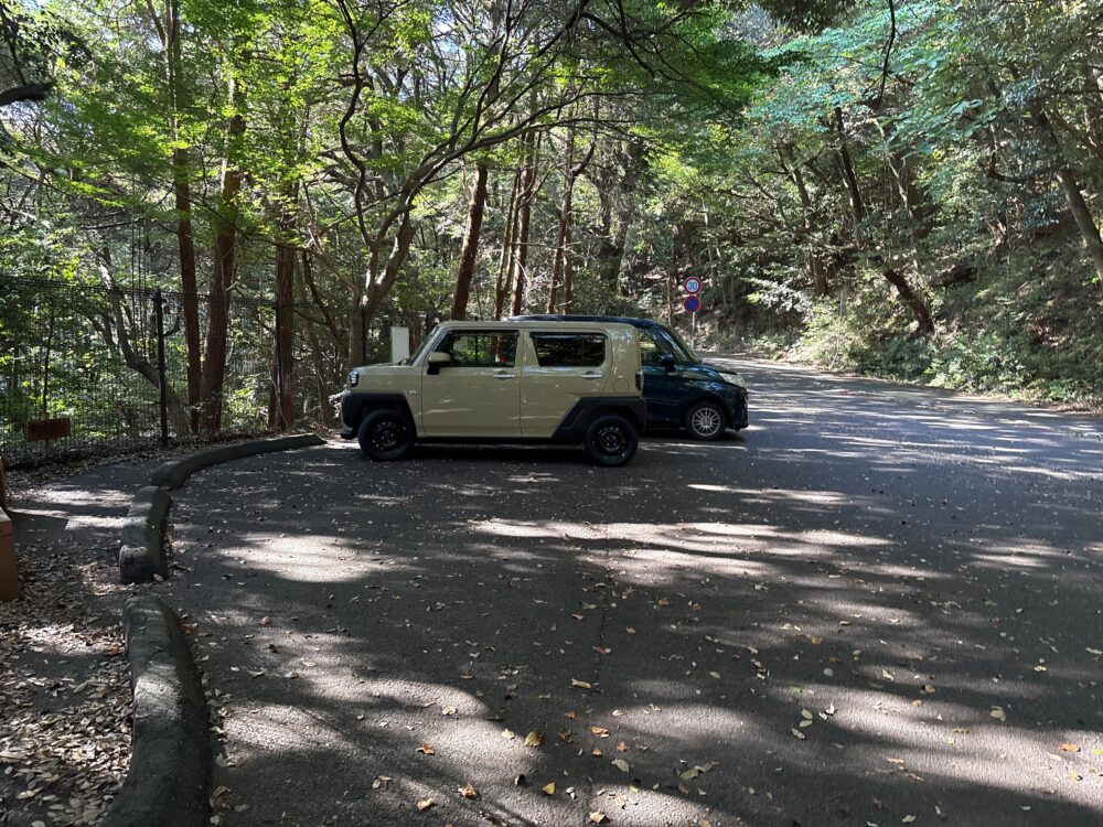 七曲峠登山口駐車場