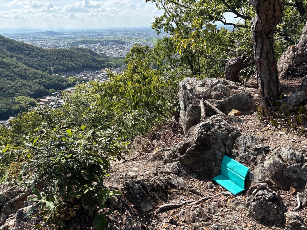 岩戸山頂上から少し下がった場所からの景色