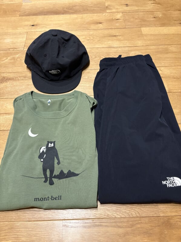 白山登山に着用したノースフェイスのパンツとモンベルのシャツ